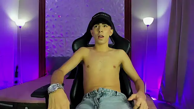 Michaell twinkk  online show from 03.15.26