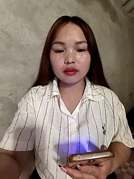 Snapshot of Mina_xYx chatting on 04.23.26 Mina xYx online show from 04.23.26