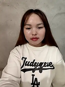 Snapshot of Mina_xYx chatting on 04.27.26 Mina xYx online show from 04.27.26