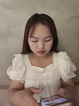 Snapshot of Mina_xYx chatting on 05.17.26 Mina xYx online show from 05.17.26