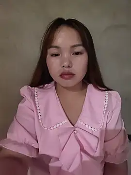 Snapshot of Mina_xYx chatting on 05.17.26 Mina xYx online show from 05.17.26