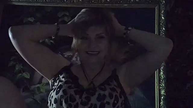Lia Rayss online show from 05.05.26