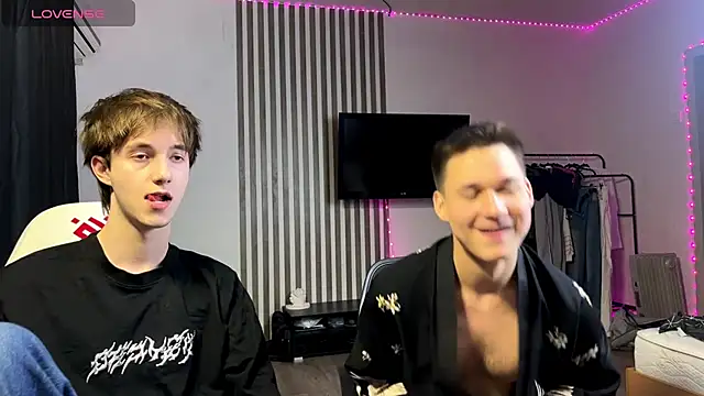 Hunks bromance online show from 03.19.26