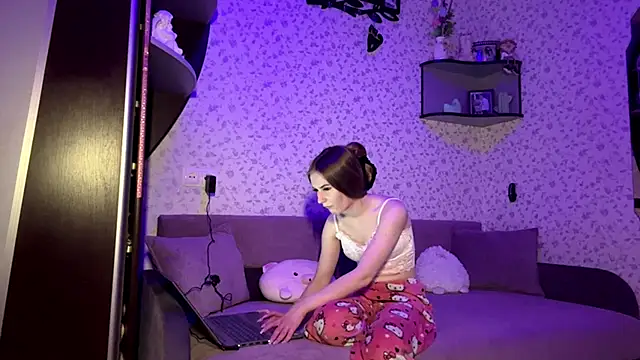 Snapshot of KimTify chatting on 03.18.26 KimTify online show from 03.18.26