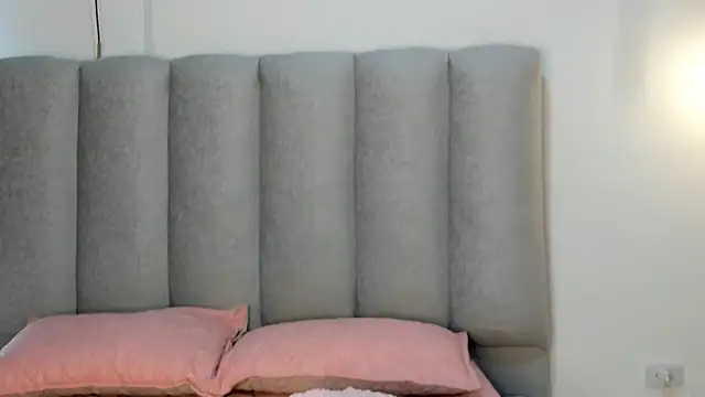 Snapshot of Valentina_lux1 chatting on 05.20.26 Valentina lux1 online show from 05.20.26
