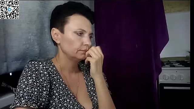 HotMamaQueen234 online show from 06.25.26