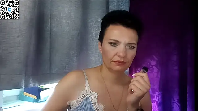 HotMamaQueen234 online show from 07.16.26