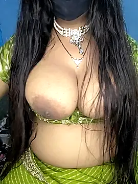 Snapshot of Miss_roohi chatting on 08.05.26 Miss roohi online show from 08.05.26