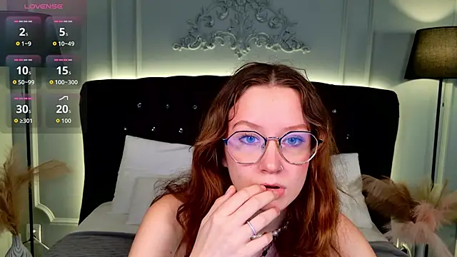 Snapshot of AmelieViolet chatting on 07.02.26 AmelieViolet online show from 07.02.26