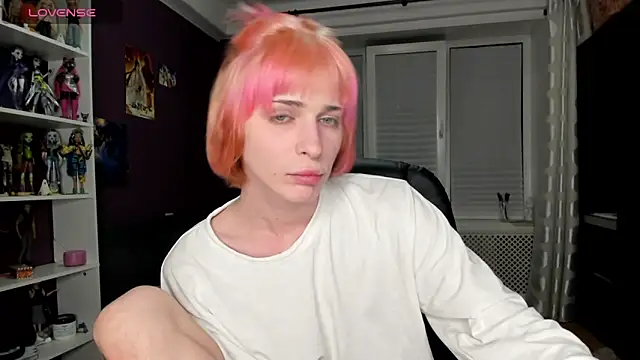 sweet peach    online show from 05.05.26