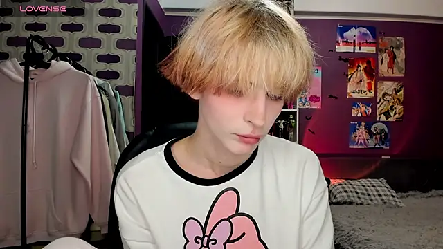 sweet peach    online show from 07.04.26