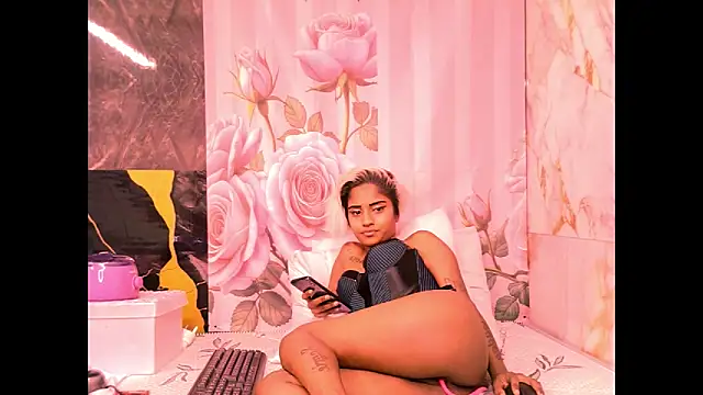 Snapshot of indian_barbie chatting on 05.11.26 indian barbie online show from 05.11.26