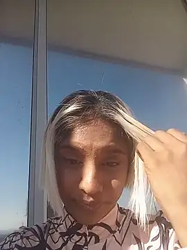 Snapshot of indian_barbie chatting on 05.18.26 indian barbie online show from 05.18.26
