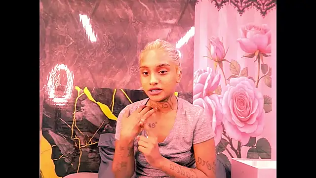 Snapshot of indian_barbie chatting on 06.17.26 indian barbie online show from 06.17.26