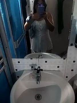 LatinSquirtBaby online show from 06.06.26