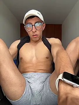 Snapshot of LeonBlazze chatting on 03.20.26 LeonBlazze online show from 03.20.26