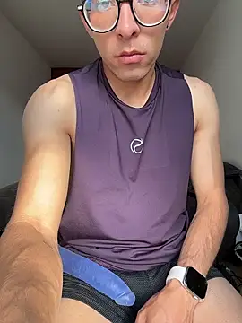 Snapshot of LeonBlazze chatting on 03.21.26 LeonBlazze online show from 03.21.26