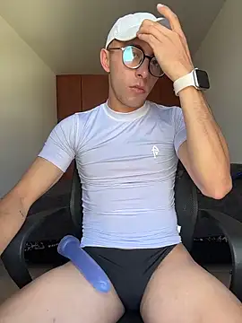 Snapshot of LeonBlazze chatting on 03.22.26 LeonBlazze online show from 03.22.26