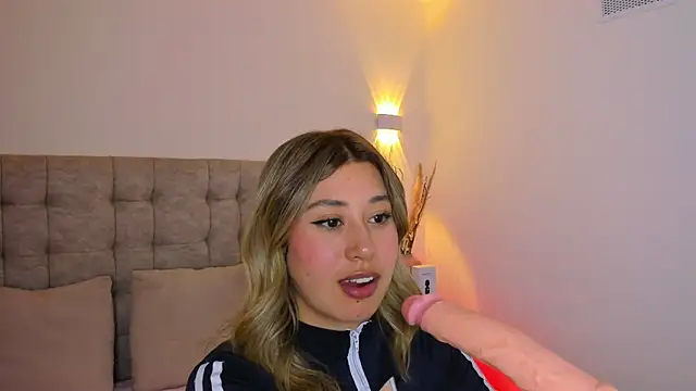 Amber Palmer online show from 04.21.26