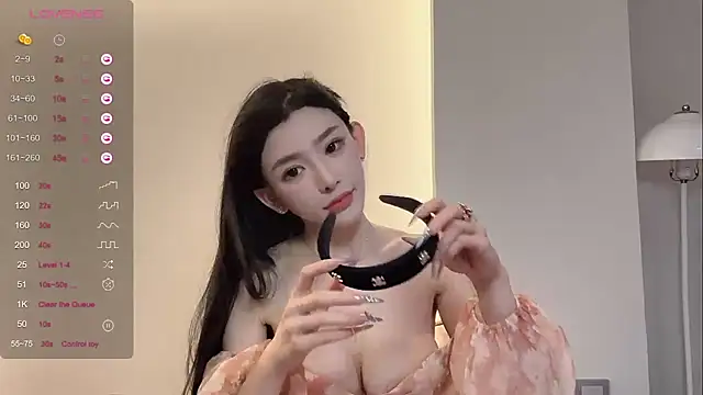 Snapshot of kiki-12 chatting on 04.28.26 kiki-12 online show from 04.28.26