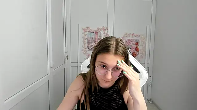 Snapshot of Mia_kristal chatting on 06.06.26 Mia kristal online show from 06.06.26
