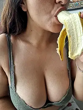 Snapshot of rafaella_stefano chatting on 03.25.26 rafaella stefano online show from 03.25.26