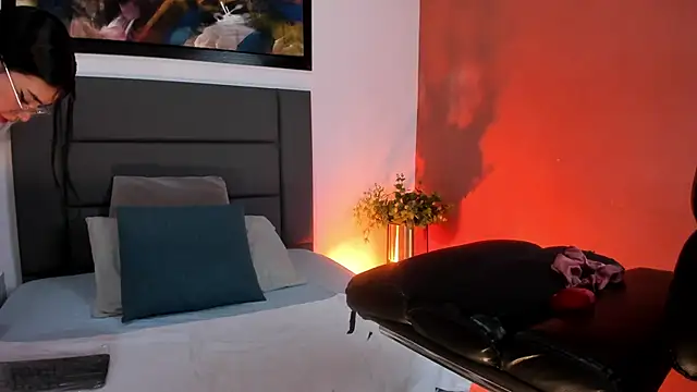 AnnieBlluee online show from 04.25.26