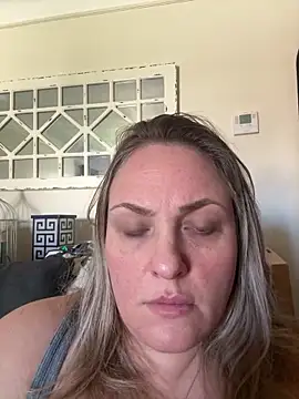 Snapshot of 1SexyQueen chatting on 03.28.26 1SexyQueen online show from 03.28.26