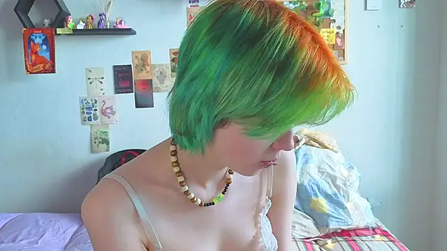 Snapshot of LittleKittenStar chatting on 05.25.26 LittleKittenStar online show from 05.25.26