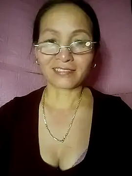 Snapshot of Lliygy chatting on 05.24.26 Lliygy online show from 05.24.26