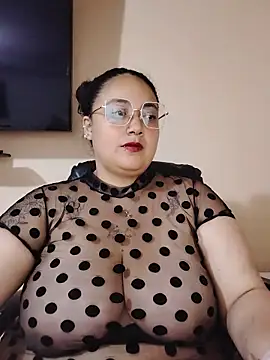 Snapshot of AvaRyd chatting on 05.28.26 AvaRyd online show from 05.28.26
