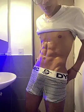 Snapshot of ronald_maximo19 chatting on 03.22.26 ronald maximo19 online show from 03.22.26