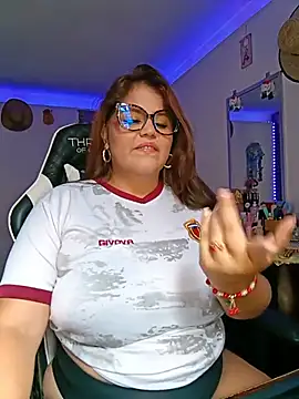 Snapshot of Bonny_rousse01 chatting on 06.22.26 Bonny rousse01 online show from 06.22.26