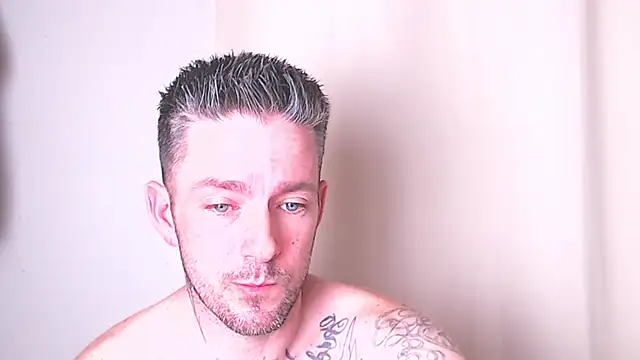 Snapshot of SkylarrGrey chatting on 03.22.26 SkylarrGrey online show from 03.22.26