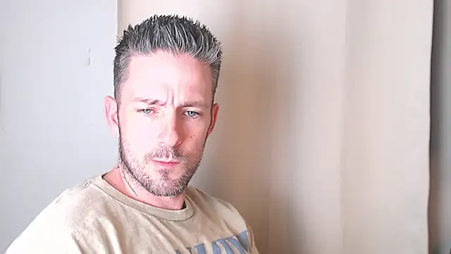 Snapshot of SkylarrGrey chatting on 03.26.26 SkylarrGrey online show from 03.26.26