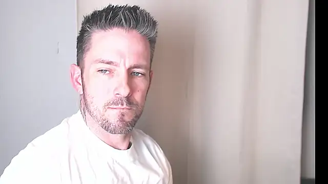 Snapshot of SkylarrGrey chatting on 03.29.26 SkylarrGrey online show from 03.29.26