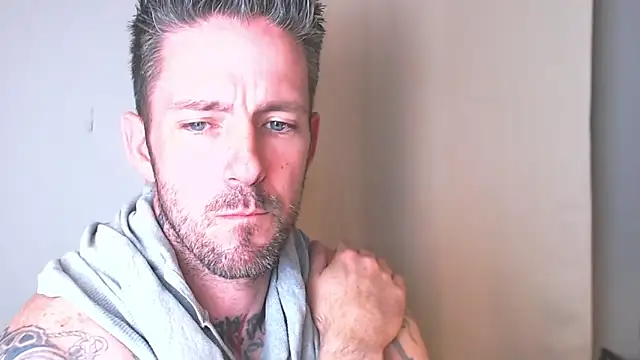 Snapshot of SkylarrGrey chatting on 04.03.26 SkylarrGrey online show from 04.03.26