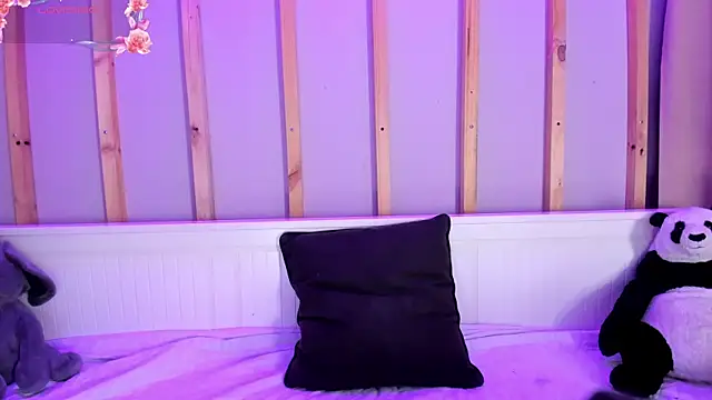  EmilyRouge  online show from 08.08.26