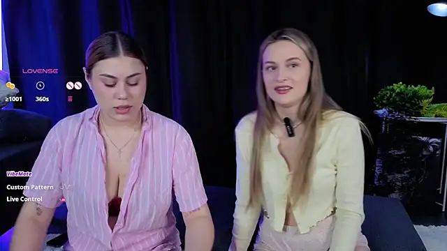 Snapshot of momento_marie chatting on 03.19.26 momento marie online show from 03.19.26