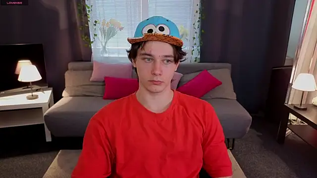 Snapshot of KevinStrike chatting on 03.19.26 KevinStrike online show from 03.19.26