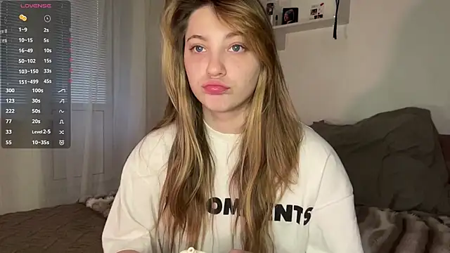 1Kellynaive online show from 04.27.26