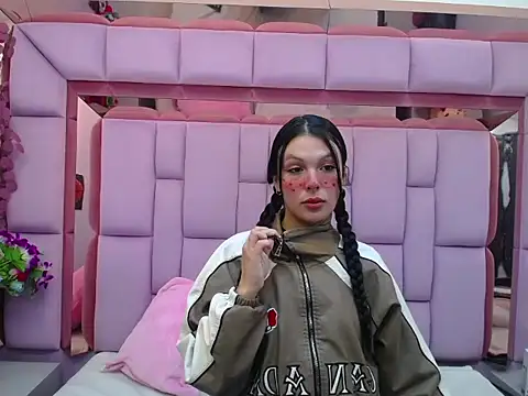 Salome Saen  online show from 04.21.26