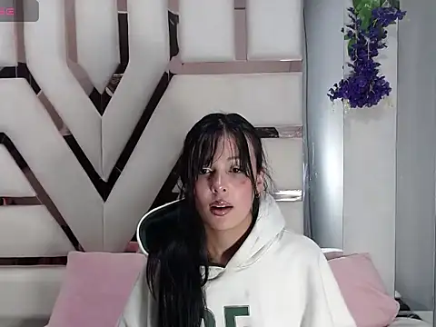 Salome Saen  online show from 04.25.26