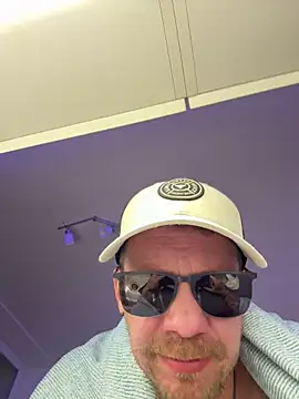 Snapshot of stefhart chatting on 03.30.26 stefhart online show from 03.30.26