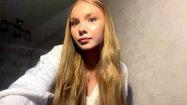 CarolineNine online show from 04.24.26