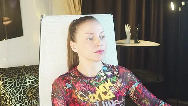 Snapshot of AlesiaMoreti chatting on 04.01.26 AlesiaMoreti online show from 04.01.26