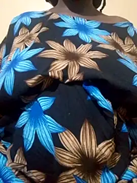 Snapshot of Coco2vee chatting on 03.23.26 Coco2vee online show from 03.23.26