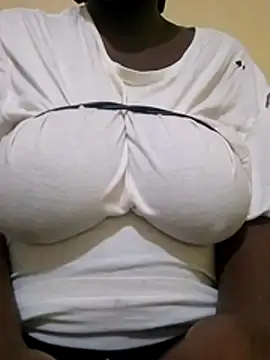 Snapshot of Coco2vee chatting on 03.27.26 Coco2vee online show from 03.27.26