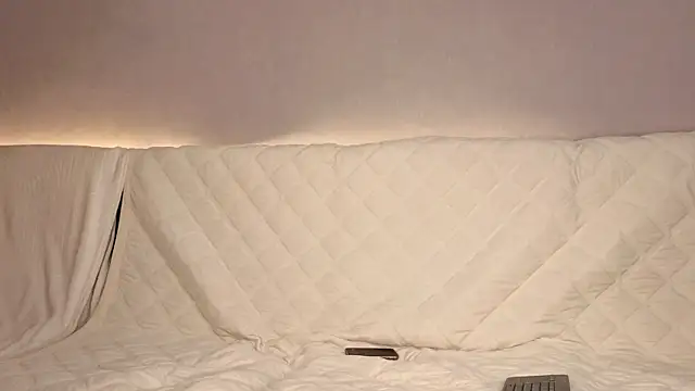 Ellijoys online show from 04.30.26