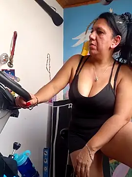 Snapshot of Mielx chatting on 03.25.26 Mielx online show from 03.25.26